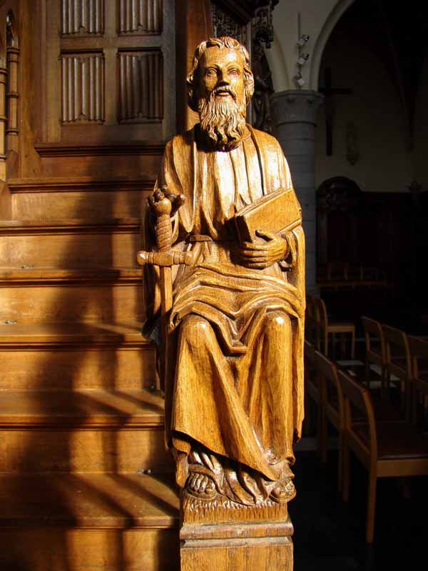 La reconstruction de la statue st. Paul